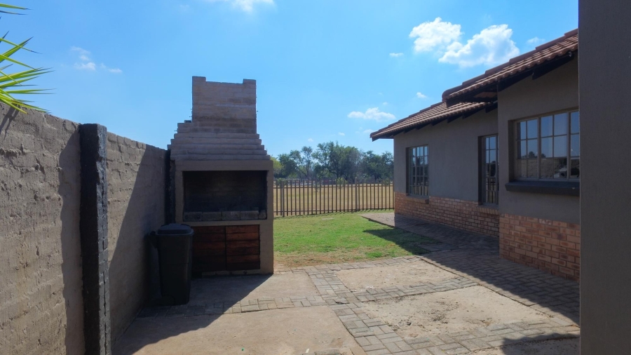 3 Bedroom Property for Sale in Hexrivier Lifestyle Estate North West